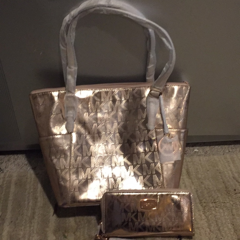 Michael Kors Purse & Jet set Travel Continental.